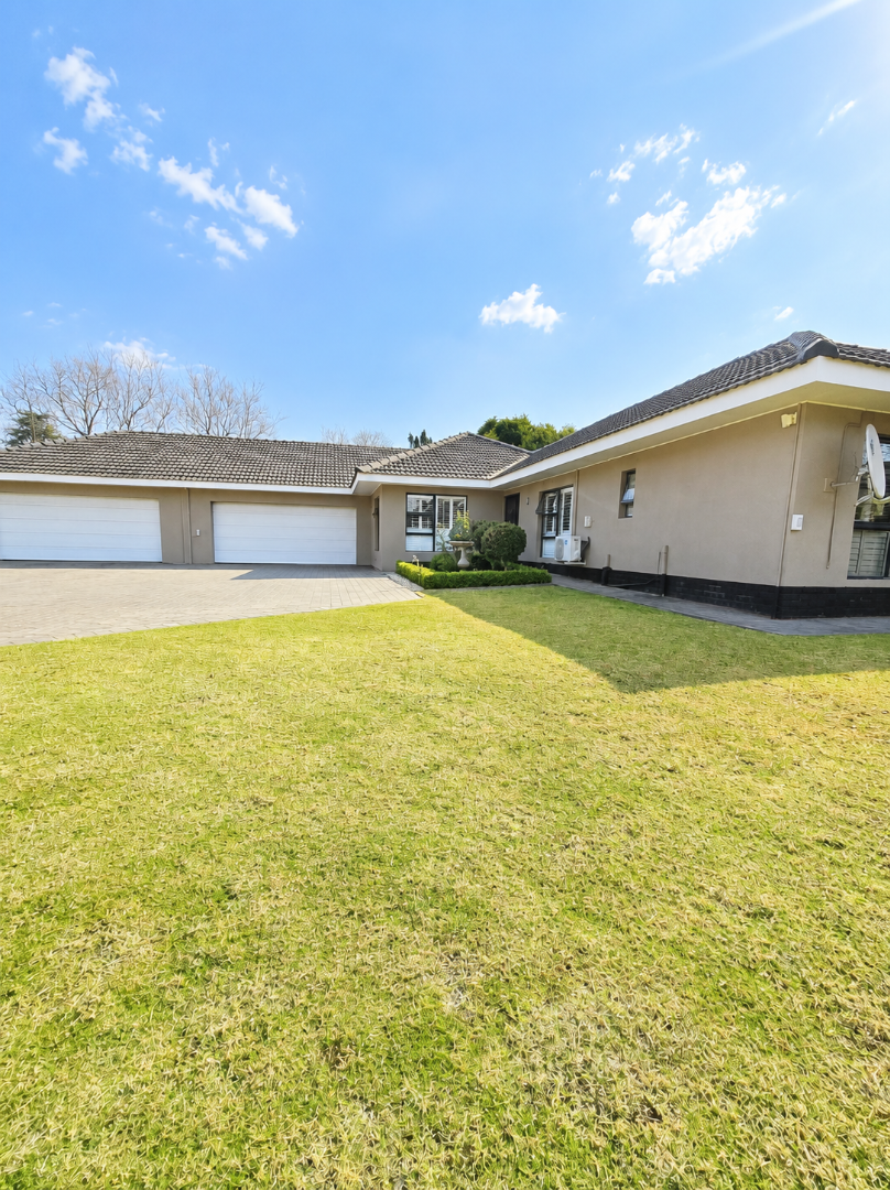5 Bedroom Property for Sale in Flamwood North West